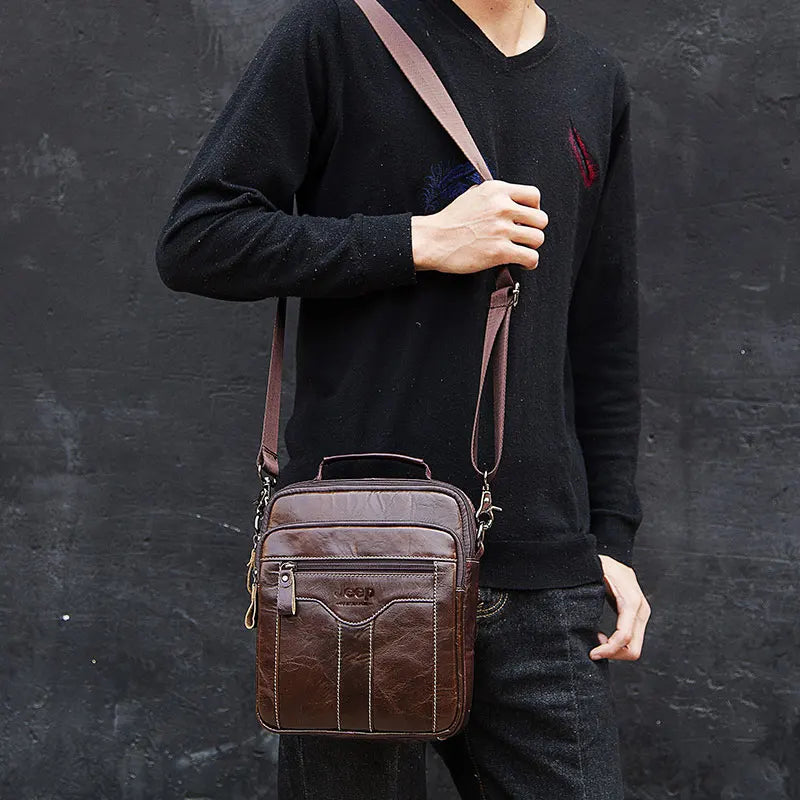 Bolsa Masculina de Ombro.  Couro Genuíno.